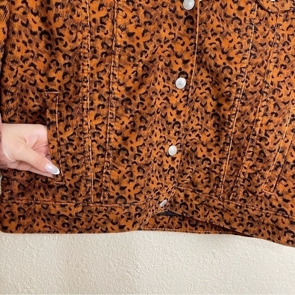 Levi’s Leopard Print Sherpa Tucker Jacket Size Medium Women IRREGULAR - Picture 9 of 15